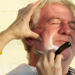 Thompson shaves 35-year-beard for mom’s favourite charity